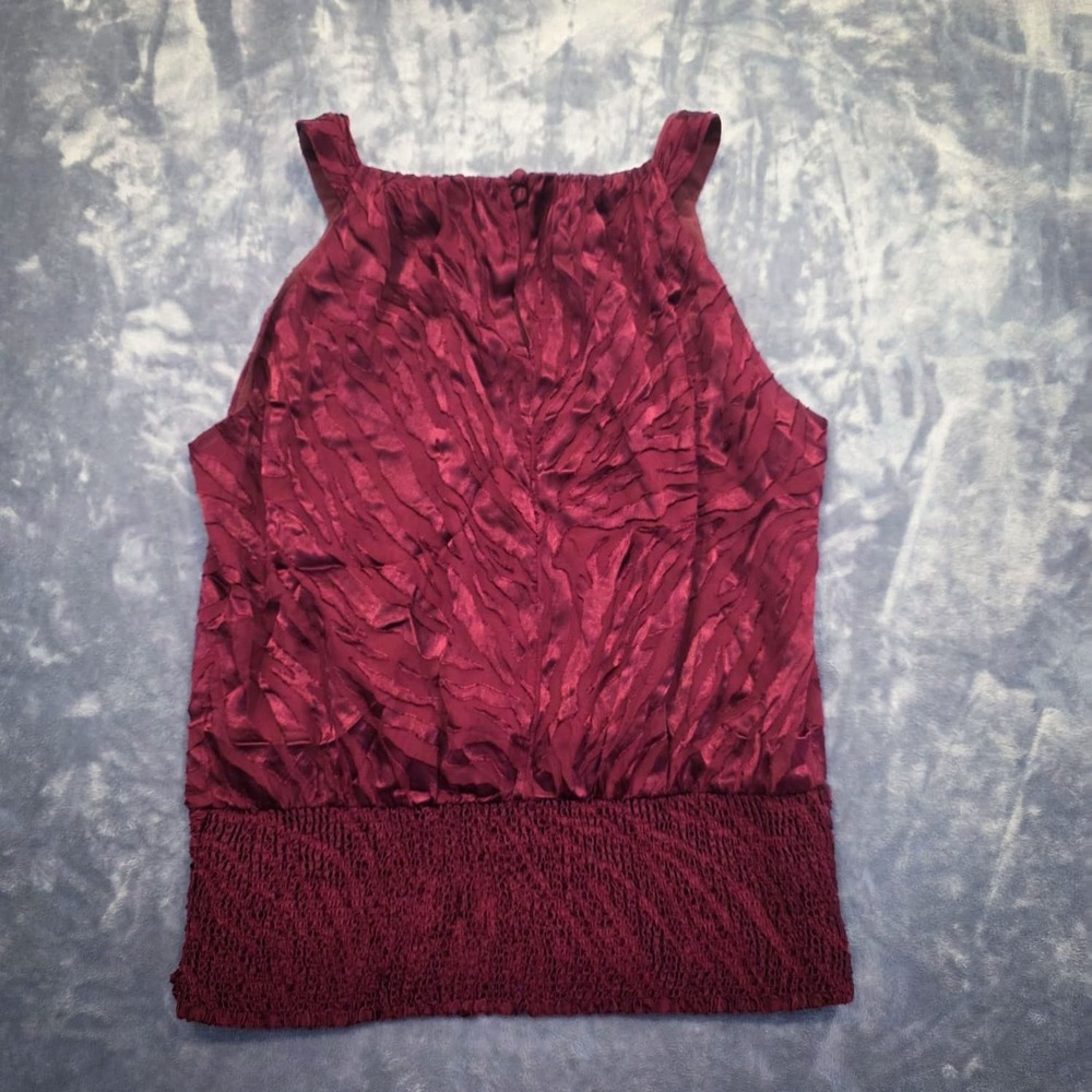 White House Black Market Women's 8 Burgundy Silk Crinkle Sleeveless Smocked Top - Picture 7 of 11